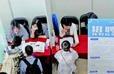 教育部多措并舉促就業(yè)，上海網(wǎng)絡(luò)平臺(tái)搭橋?yàn)楦咝．厴I(yè)生創(chuàng)業(yè)就業(yè)賦能